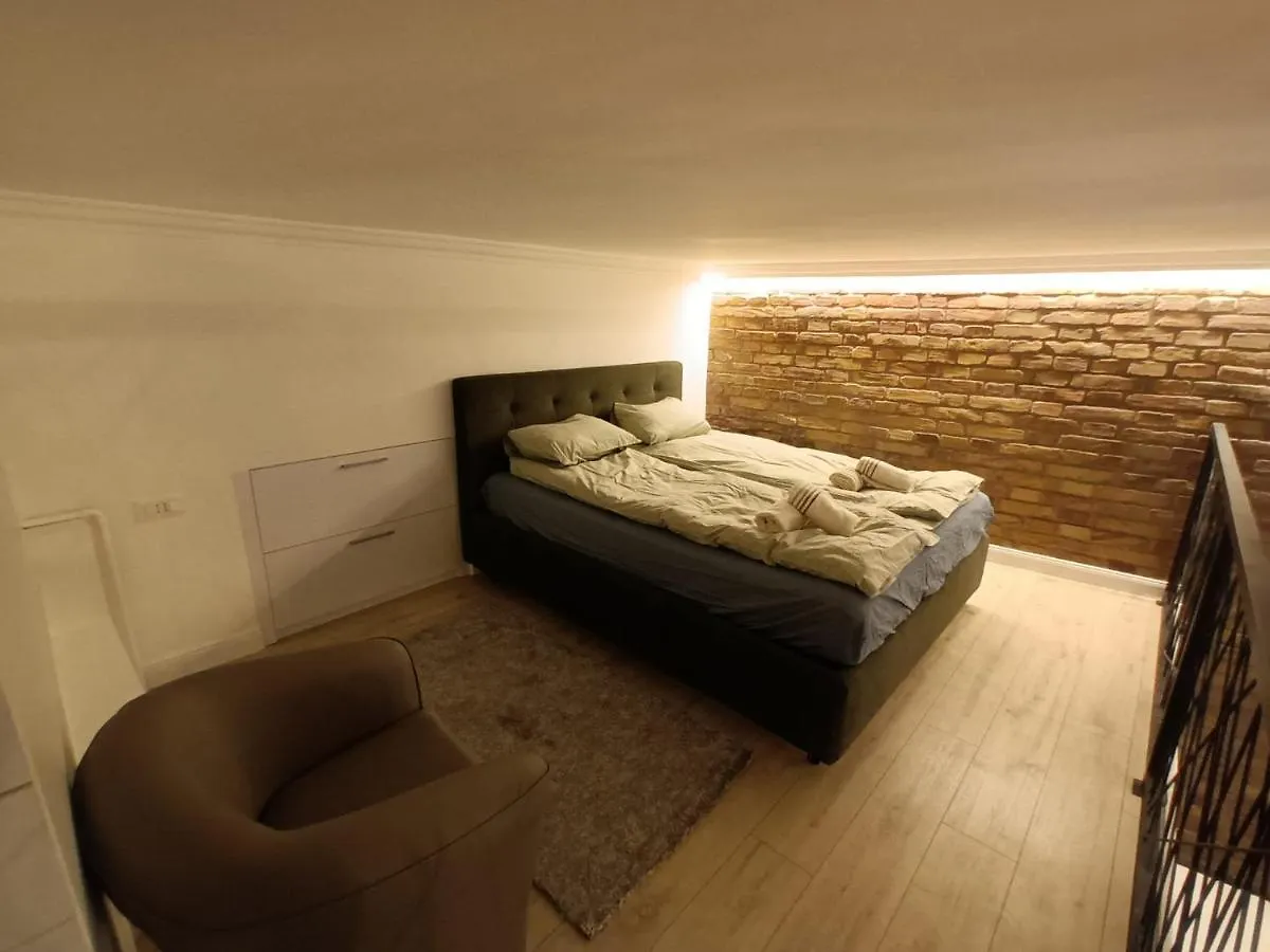 Duna River Shining Apartments Budapest